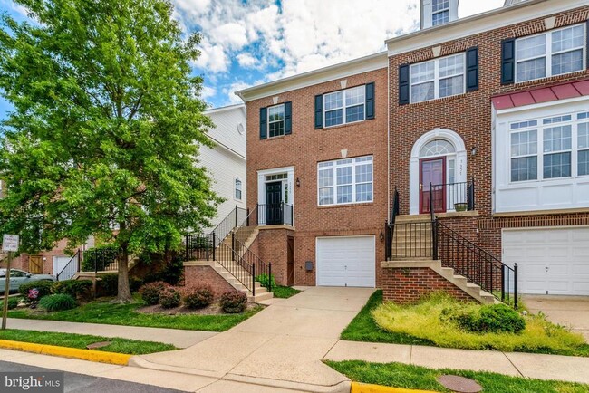 7355 Bloomington Ct in Springfield, VA - Building Photo - Building Photo