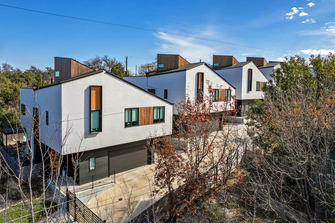 Hillside Condos in Austin, TX - Building Photo