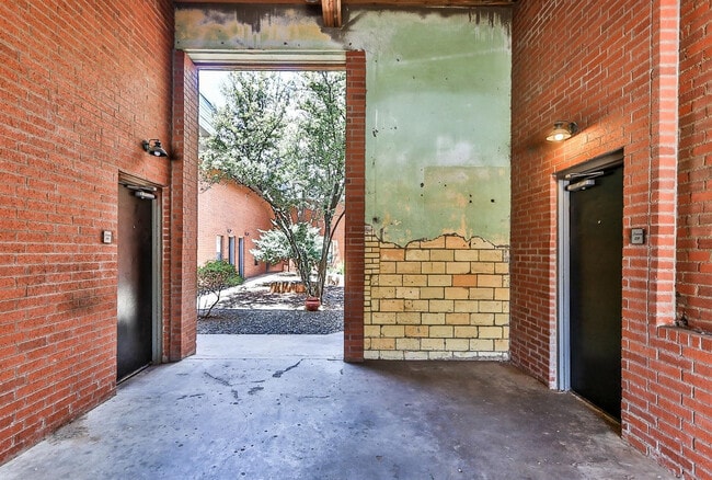 1401 Avenue J in Lubbock, TX - Building Photo - Building Photo