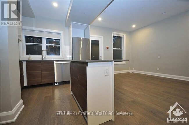 571-571 McLeod St in Ottawa, ON - Building Photo - Building Photo