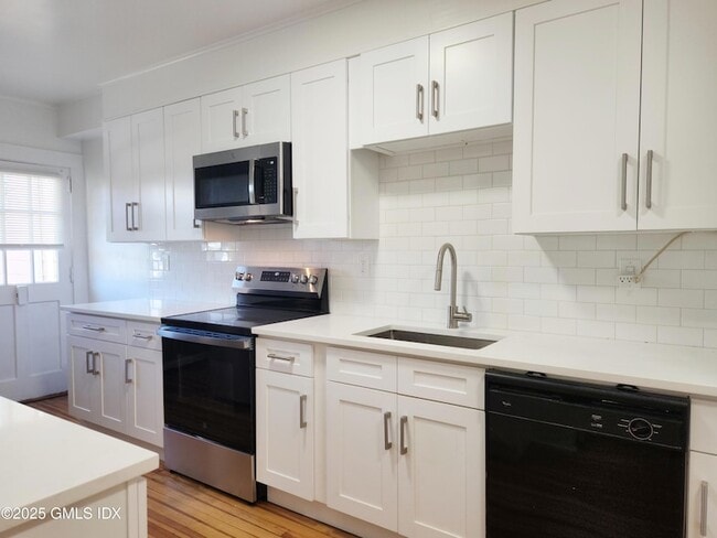 15 Scofield St, Unit 1F in Greenwich, CT - Building Photo - Building Photo