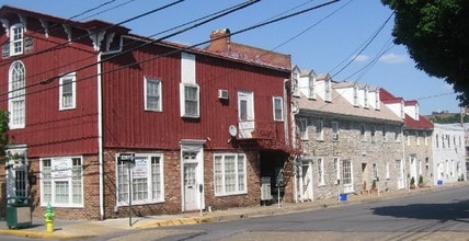 28-30 S Braddock St in Winchester, VA - Building Photo - Building Photo