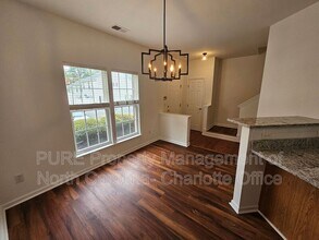 3048 Misty Harbor Cir in Cramerton, NC - Foto de edificio - Building Photo
