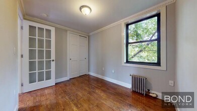 396 E 10th St in New York, NY - Building Photo - Building Photo