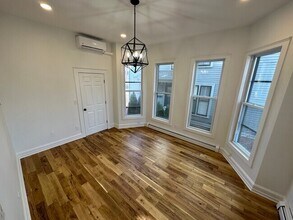 101 State St, Unit 1 in Newburyport, MA - Foto de edificio - Building Photo