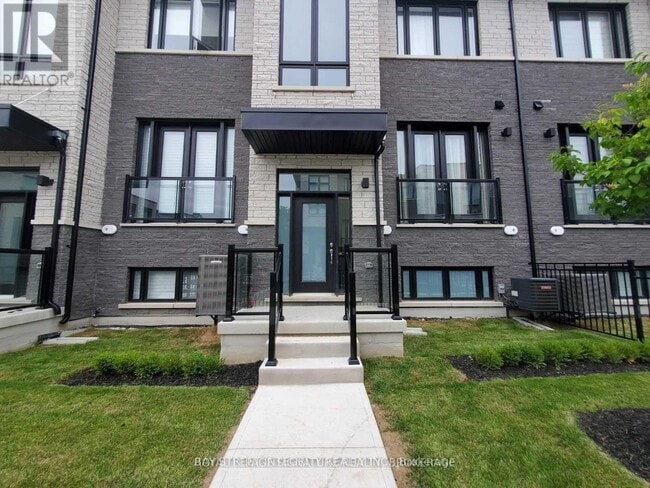 property at 11 Howick Ln