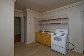 152 Kensington Ave in Springfield, MA - Foto de edificio - Building Photo