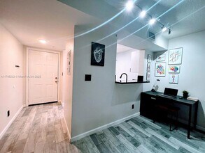 649 E Sheridan St in Dania Beach, FL - Building Photo - Building Photo