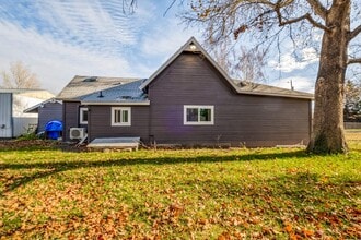 919 E 23rd Ave in Kennewick, WA - Foto de edificio - Building Photo