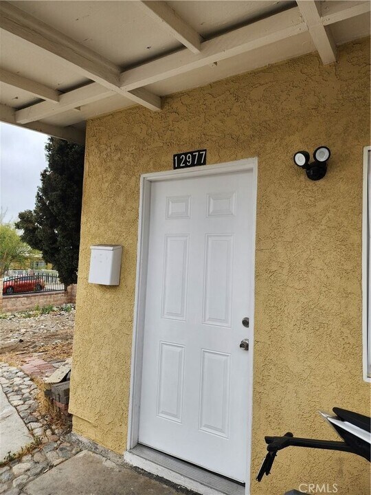12977 Corcoran Pl in San Fernando, CA - Building Photo