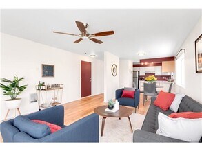 2222 NW 58th St in Seattle, WA - Building Photo - Building Photo