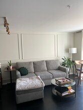 323 Queen Anne Ave N, Unit 410 in Seattle, WA - Building Photo - Building Photo