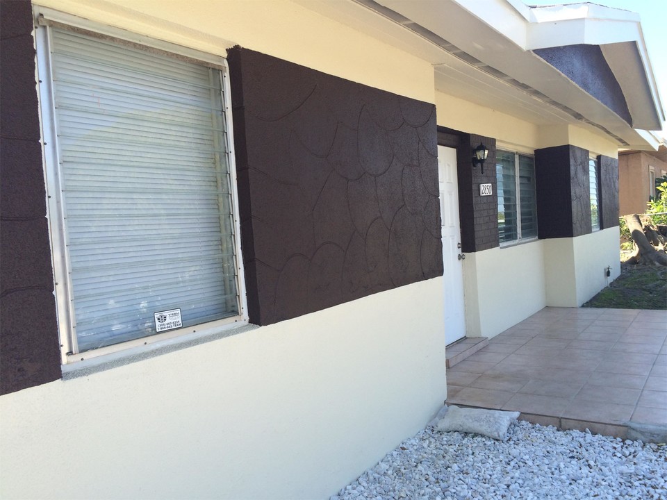 2850 NW 4th Ct in Pompano Beach, FL - Foto de edificio