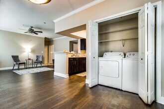Lexington Apartments in Houston, TX - Foto de edificio - Building Photo