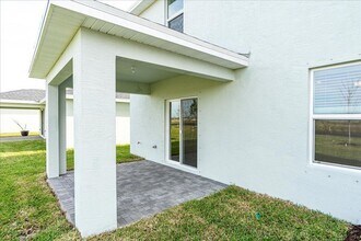11161 NW Fernbrook Dr, Unit 1 Bedroom 315 in Port St. Lucie, FL - Foto de edificio - Building Photo