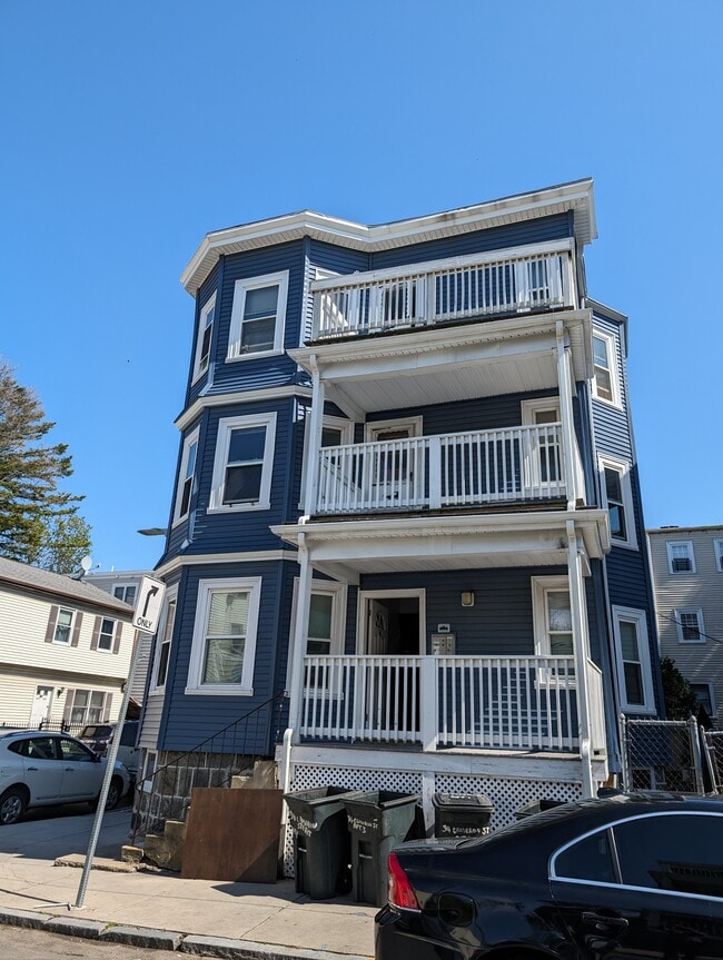 34 Cameron St, Unit 2