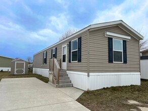 38055 Leverette Ave in Clinton Township, MI - Building Photo - Building Photo