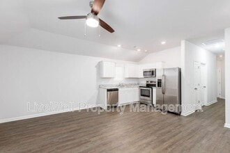 60 Jonathan Dr in Odenville, AL - Building Photo - Building Photo