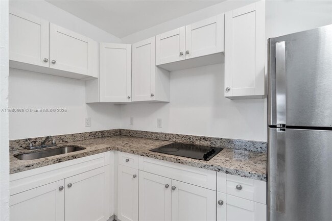 property at 2047 Lincoln Ave