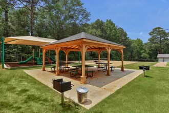 Forest Creek Apartments in Longview, TX - Building Photo - Building Photo