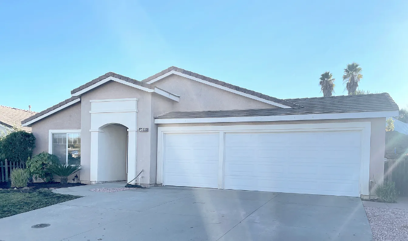 23333 Red Willow Way in Murrieta, CA - Building Photo