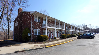 Bellmawr Manor Apartments in Bellmawr, NJ - Building Photo - Building Photo