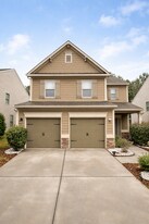 128 Worthing Ln in Fairburn, GA - Building Photo