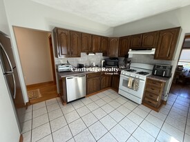49 Curtis Ave, Unit 2A in Somerville, MA - Building Photo