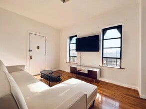 Furnished room/NOT APARTMENT in Brooklyn, NY - Building Photo - Building Photo