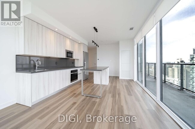 8 Gloucester St in Toronto, ON - Building Photo - Building Photo