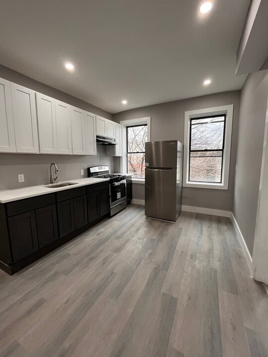 12 Bergen Ave, Unit 13 in Jersey City, NJ - Building Photo