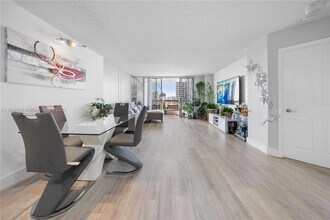 3530 Mystic Pointe Dr, Unit 1406 in Aventura, FL - Building Photo - Building Photo