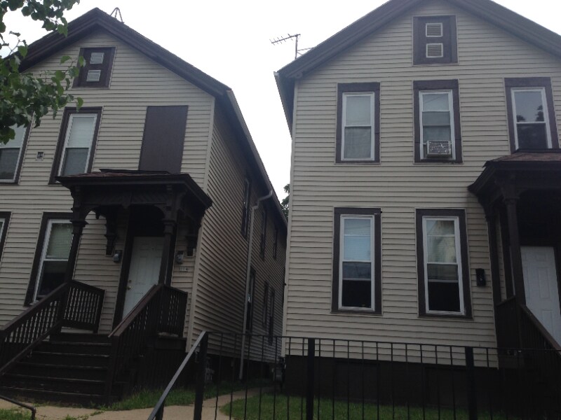 918 S 12th St, Unit 918 Upper Unit in Milwaukee, WI - Building Photo