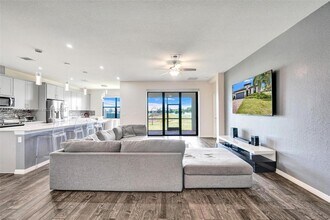 8324 Catria Ln in Wellington, FL - Foto de edificio - Building Photo