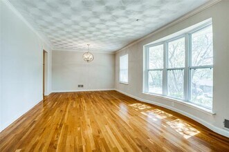 8005 San Cristobal Dr in Dallas, TX - Building Photo - Building Photo