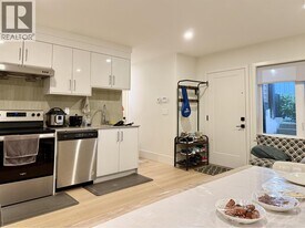 901 Jackson Crescent in New Westminster, BC - Building Photo