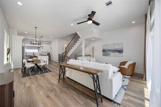 1941 Knoll St in Houston, TX - Foto de edificio - Building Photo