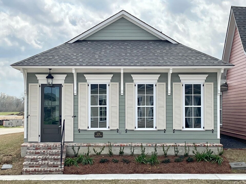 1274 Haymarket St in Zachary, LA - Building Photo