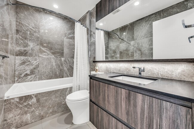 6511 Sussex Ave in Burnaby, BC - Building Photo - Building Photo