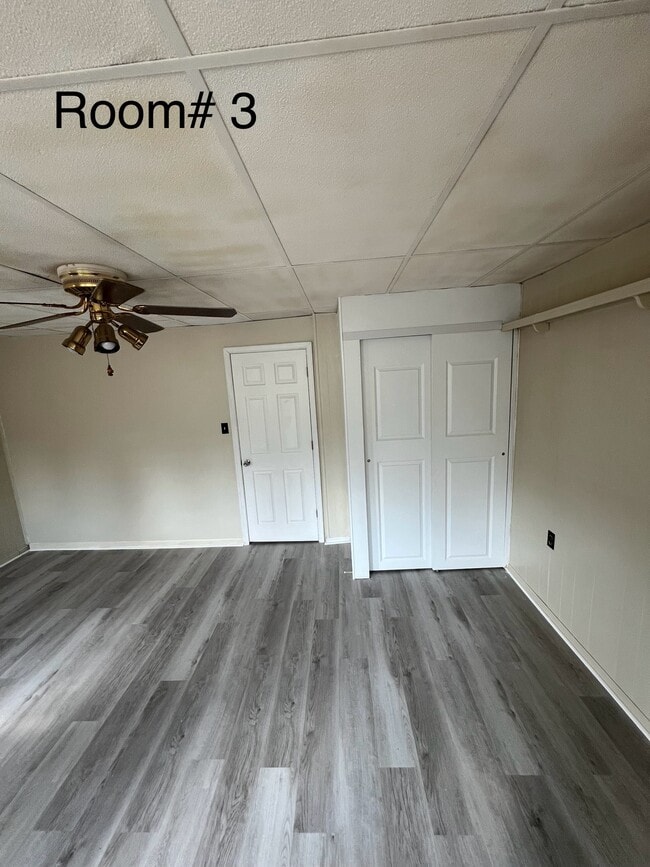 property at 1005 S Queen St
