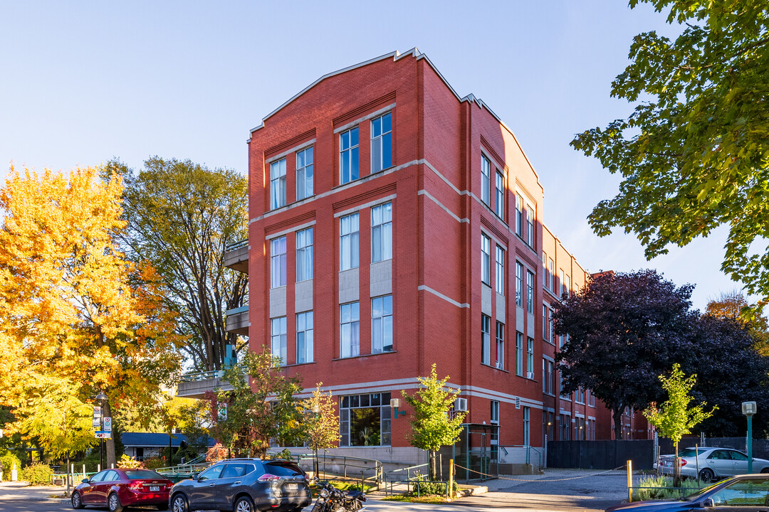 Habitations Sainte-Brigide in Montréal, QC - Building Photo