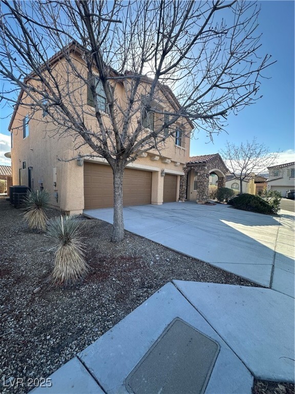 property at 9433 Highview Rock Ct