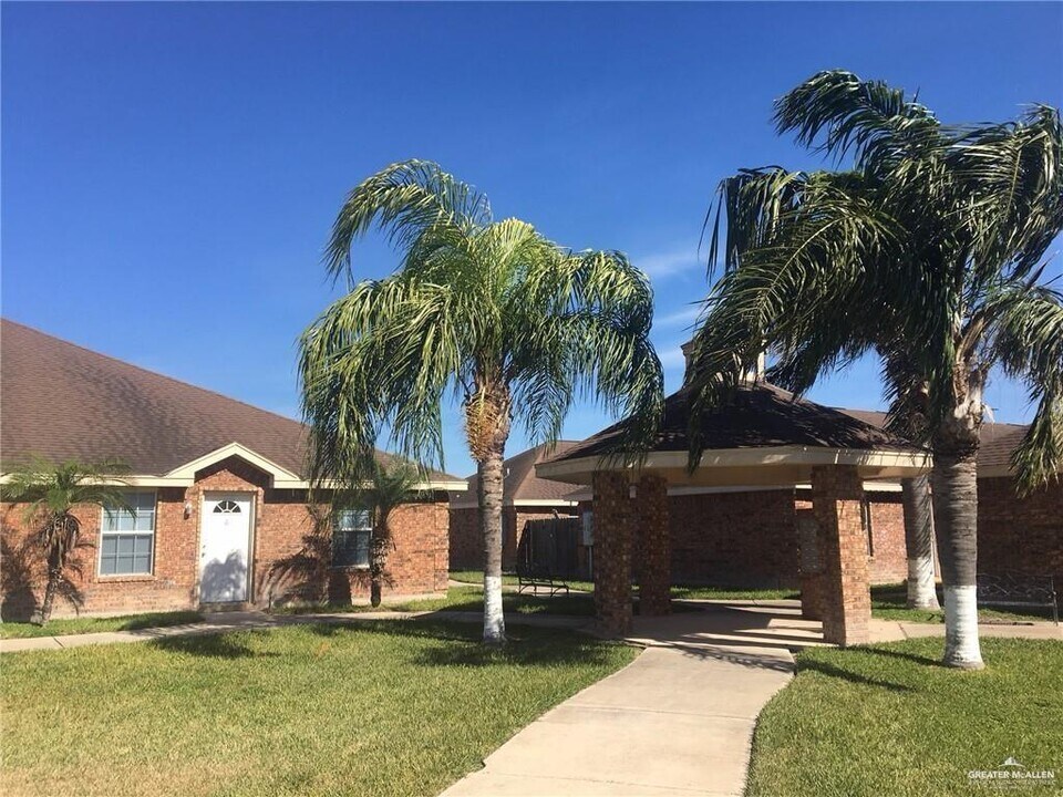 2501 Toledo Ave in Edinburg, TX - Building Photo