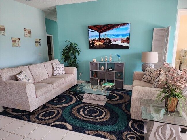 6571 SE Twin Oaks Cir in Stuart, FL - Building Photo - Building Photo