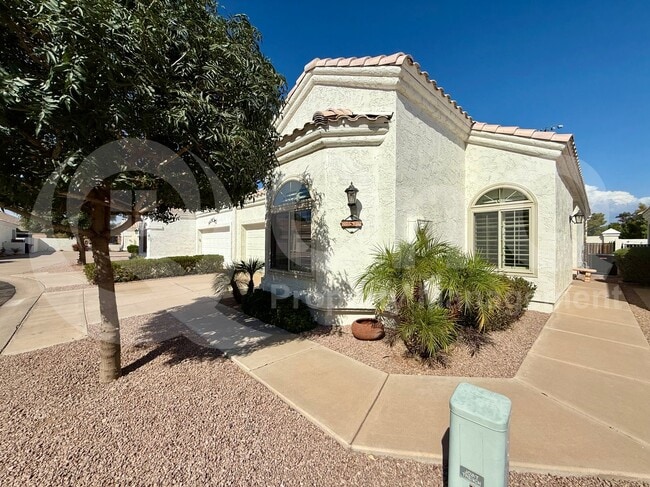 320 S 70th St in Mesa, AZ - Building Photo - Building Photo
