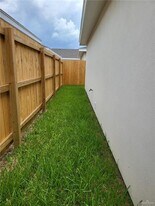 12 French Ave in Edinburg, TX - Building Photo