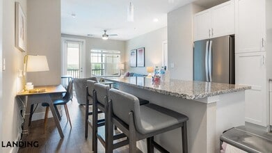 3060 Southcreek Blvd, Unit 10-206 in Orlando, FL - Building Photo - Building Photo