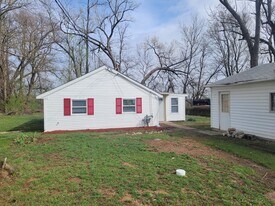 853 Kim Moor Rd in Peoria, IL - Building Photo