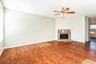 2036 Navada Way in Justin, TX - Building Photo - Building Photo