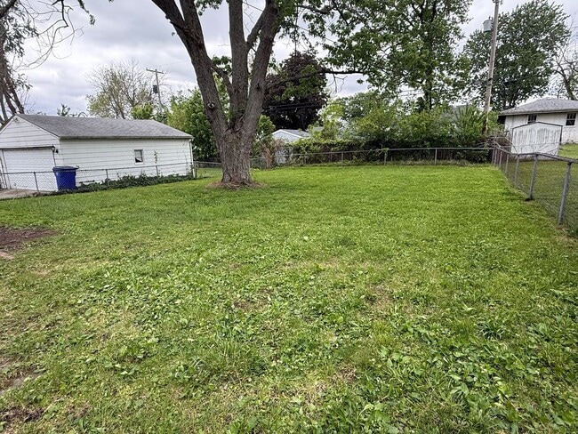 1091 N Oakcrest Ave. in Decatur, IL - Building Photo - Building Photo
